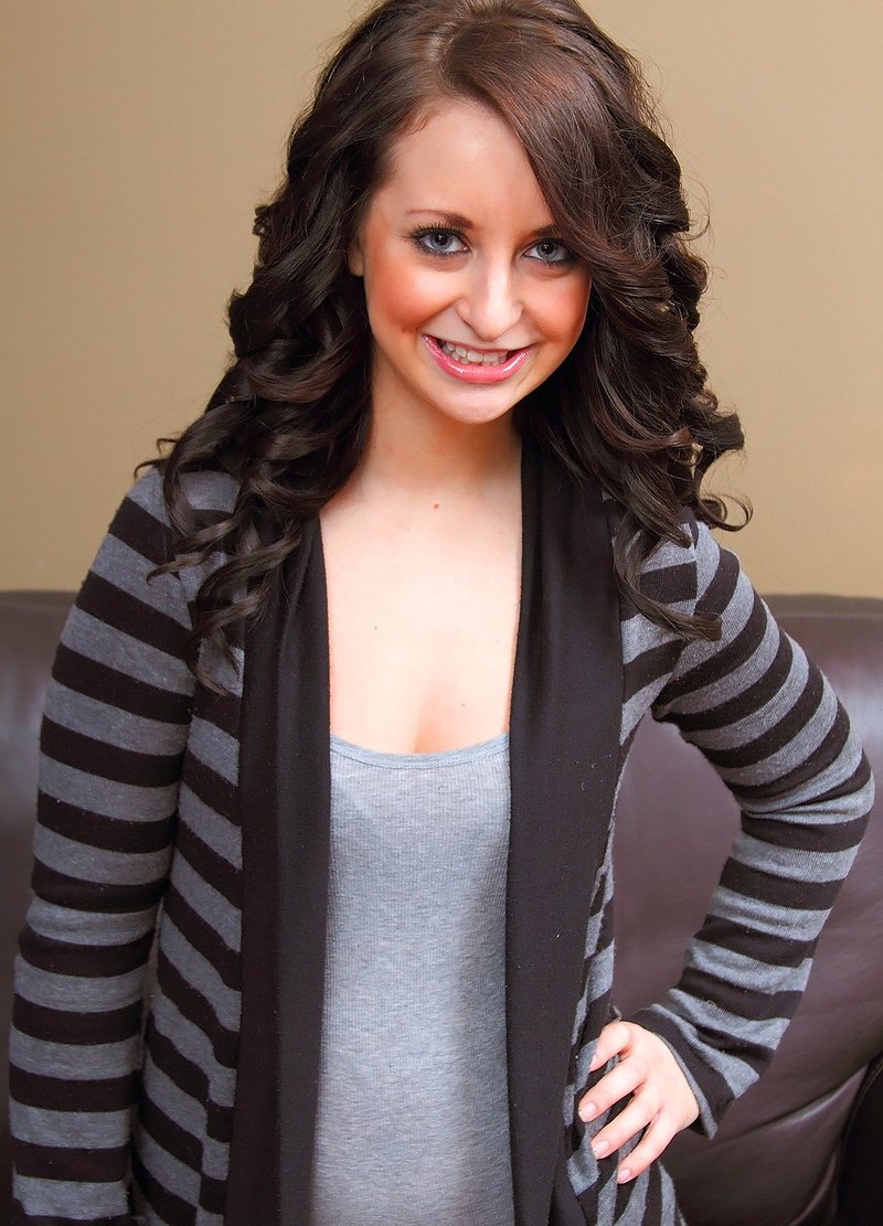 Юстричка, 23 года, 3 размер груди